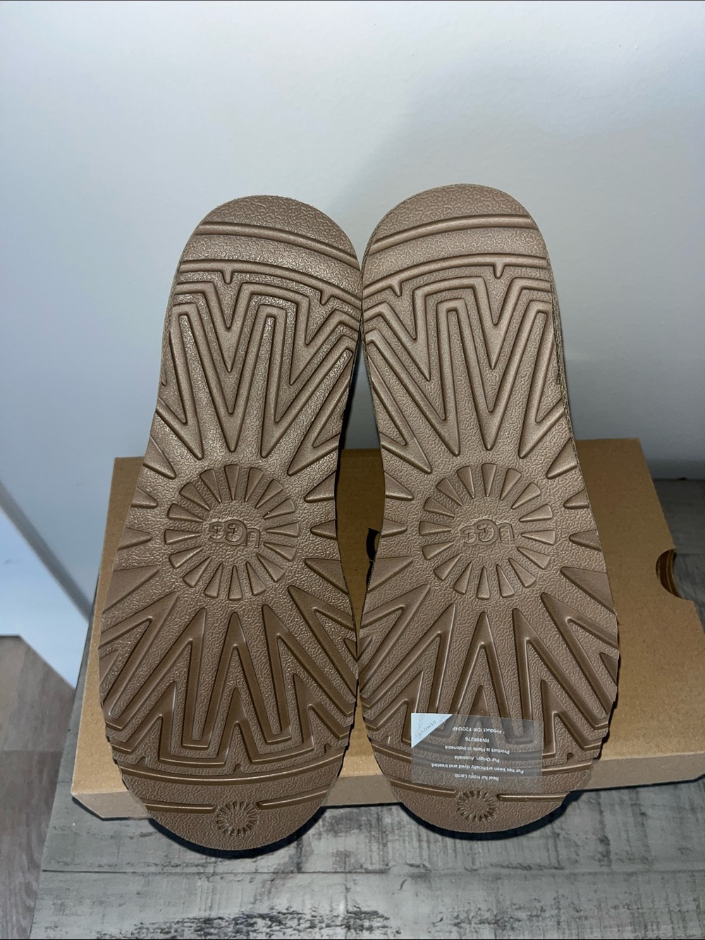 UGG MINI - Picture 4 of 5